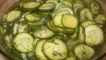 Jednoduchý a lahodný okurkový salát na zimu
