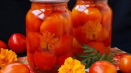 Marinování rajčat na zimu s měsíčky a krok za krokem recept na litrovou sklenici