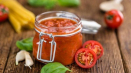 Krok za krokem recept na výrobu rajčatové omáčky s bazalkou na zimu