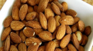 Pravidla a doby skladování mandlí doma