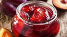 Jednoduchý recept na šťávu ze švestek na zimu doma