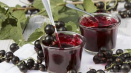 Jednoduchý recept na sklizeň černého rybízu na zimu bez cukru ve vlastní šťávě