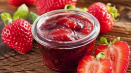 Top 5 nejlepších receptů na výrobu jahodového džemu bez varu bobulí
