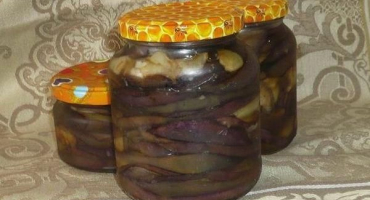 10 Nejlepších receptů na vaření lilku s česnekem na zimu