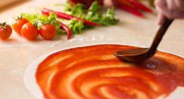 11 Nejlepších receptů na rajčatovou pizzu krok za krokem