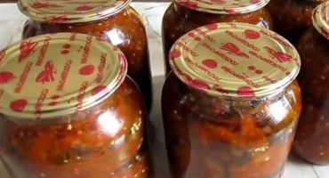 13 Receptů krok za krokem na vaření svačin z lilku na zimu