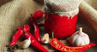 16 Receptů krok za krokem na feferonkovou adjiku na zimu