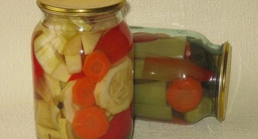 4 Recepty na zavařenou cuketu s paprikou na zimu doma