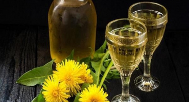 6 Nejlepších receptů na domácí pampeliškové víno