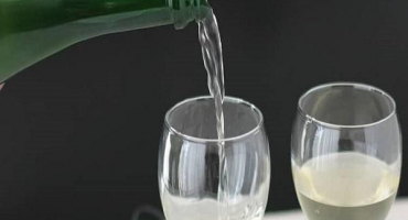 7 Jednoduchých receptů na domácí výrobu rýžového vína