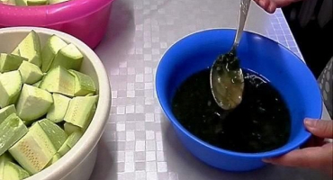 8 Nejlepších receptů na sladké marinované cukety na zimu