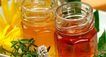 Co je to hnízdní med a jeho složení, užitečné vlastnosti a použití