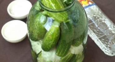 Nejlepší recepty na vaření okurek s květákem na zimu