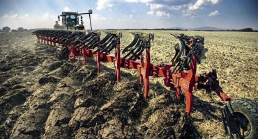 Klady a zápory hluboké orby, hloubka plovoucí desky a jak ji provádět