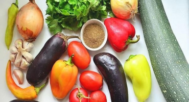 Podrobný popis arménského receptu na imám bayaldi na zimu