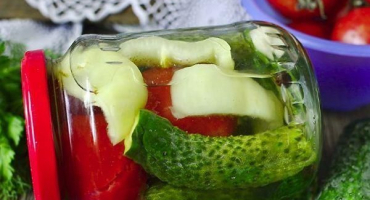 Krok za krokem recept na výrobu sortimentu rajčat, okurek a paprik na zimu