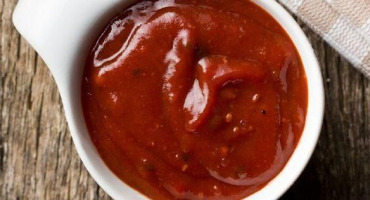 Krok za krokem recept na výrobu domácího kečupu se škrobem na zimu