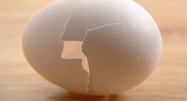 Důvody pro tenké a slabé kuřecí skořápky