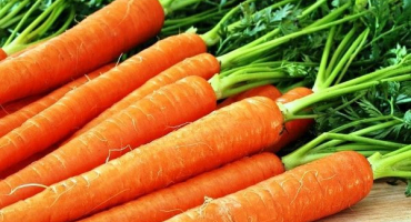 Jednoduchý recept na mrkvovou šťávu na zimu doma