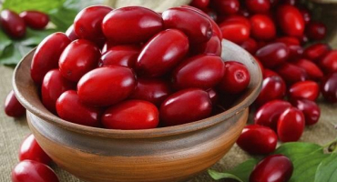 Jednoduchý recept na dřínovou marmeládu bez pecek na zimu