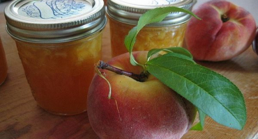 Jednoduchý recept na výrobu broskvové marmelády na zimu