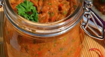 Jednoduché recepty na výrobu cuketového kaviáru na zimu