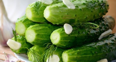 Okamžitý recept na okurky na minerální vodě na zimu