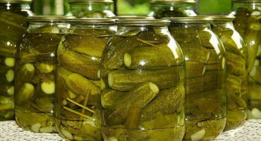 Recept na křupavé okurky s citronem, všechny nejsou s octem