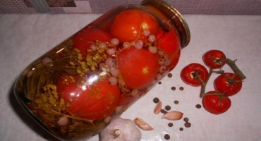 Recepty na nakládání rajčat s červeným rybízem na zimu