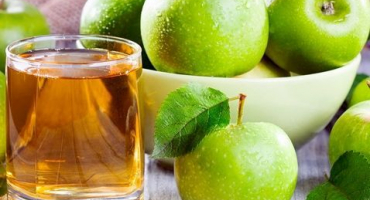 Recepty na rajčata v jablečné šťávě na zimu si budete olizovat prsty