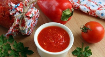 Nejchutnější recept na domácí adjiku s křenem na zimu