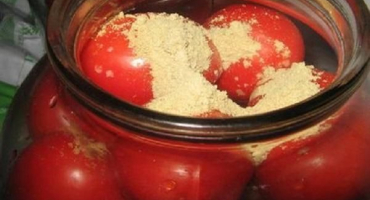 Top 14 receptů na konzervování rajčat s hořčicí na zimu