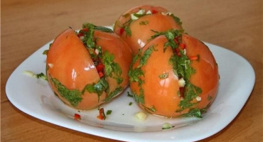 Top 14 receptů na vaření arménských rajčat na zimu