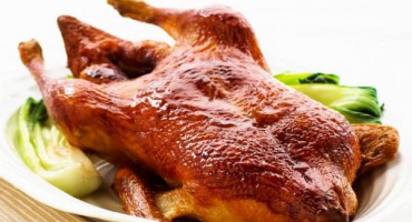 Top 15 jednoduchých a chutných receptů na vaření kachny v troubě, aby zůstala šťavnatá a měkká