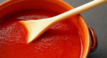 Top 17 receptů na domácí rajčatovou omáčku na zimu