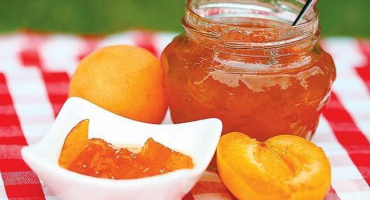 Top 7 receptů na zimu z meruňkového džemu v pomalém hrnci