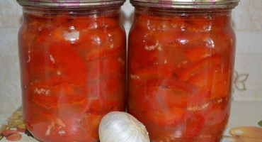 Top 7 lahodných receptů na výrobu lečo s mrkví a cibulí na zimu