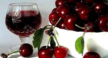 Top 9 jednoduchých receptů na domácí třešňové víno
