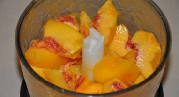 Top 9 receptů na domácí broskvové pyré na zimu