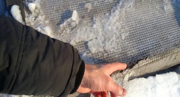 Druhy krycích látek a materiálů na jahody před plevelem